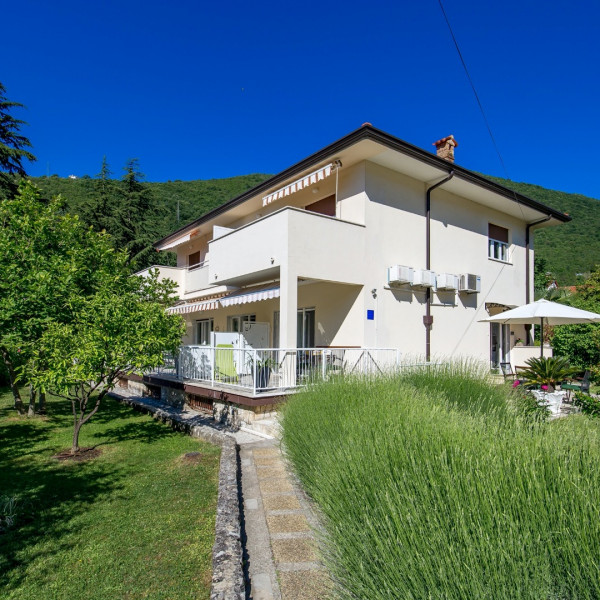 Apartments Rosović, Apartmani Rosović - Mo&scaron;ćenička Draga, kraj &scaron;ljunčanih plaža Mo&scaron;ćenička Draga